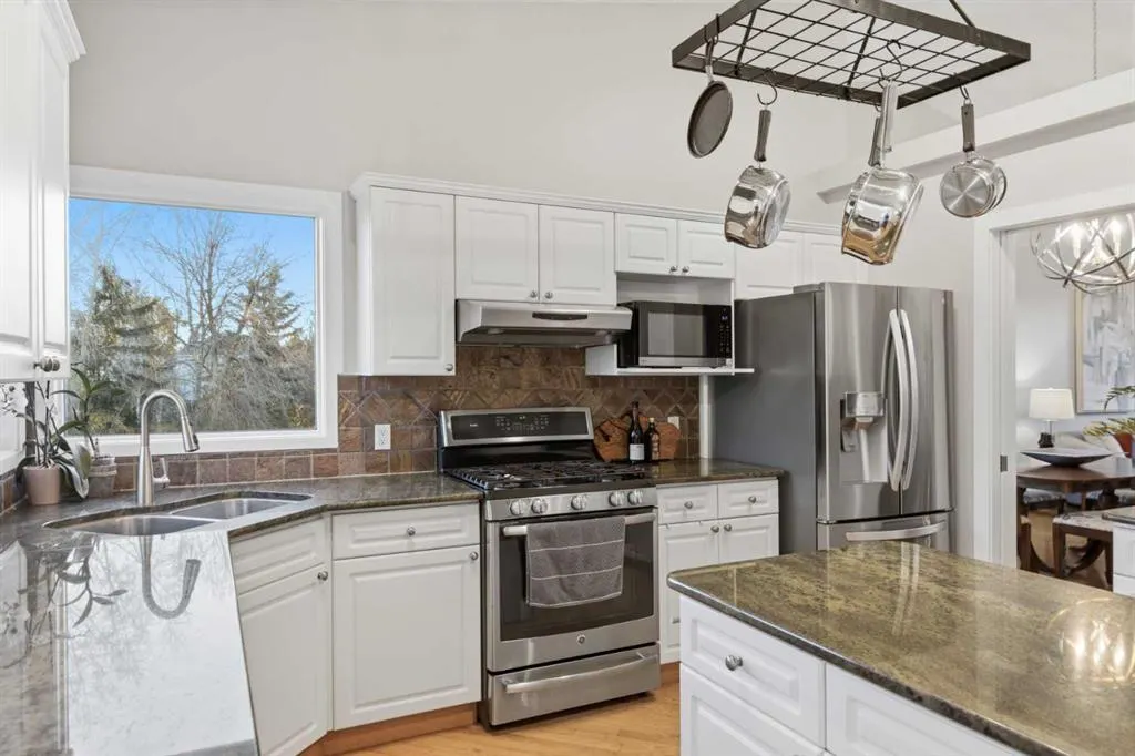 211 Douglasview Road SE