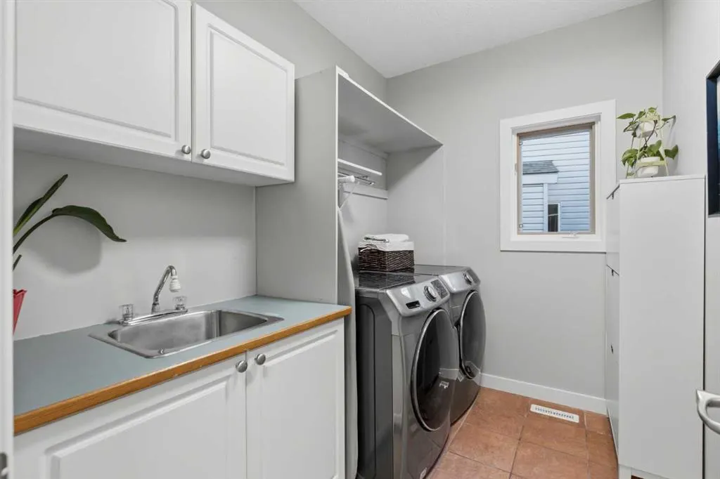 211 Douglasview Road SE