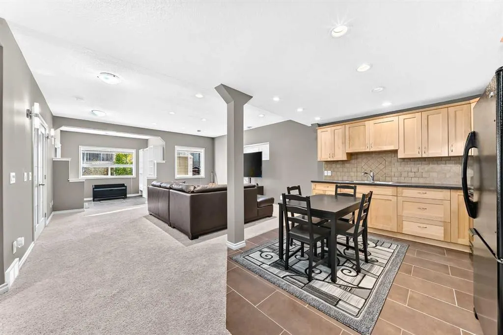 152 Hawkmere Way