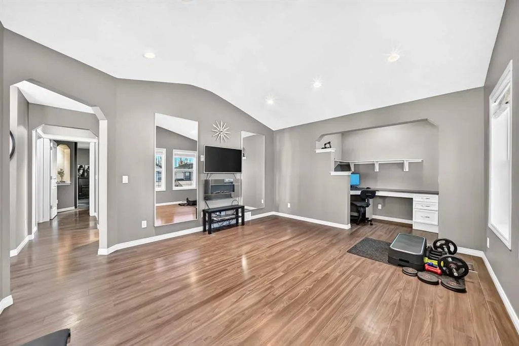 152 Hawkmere Way