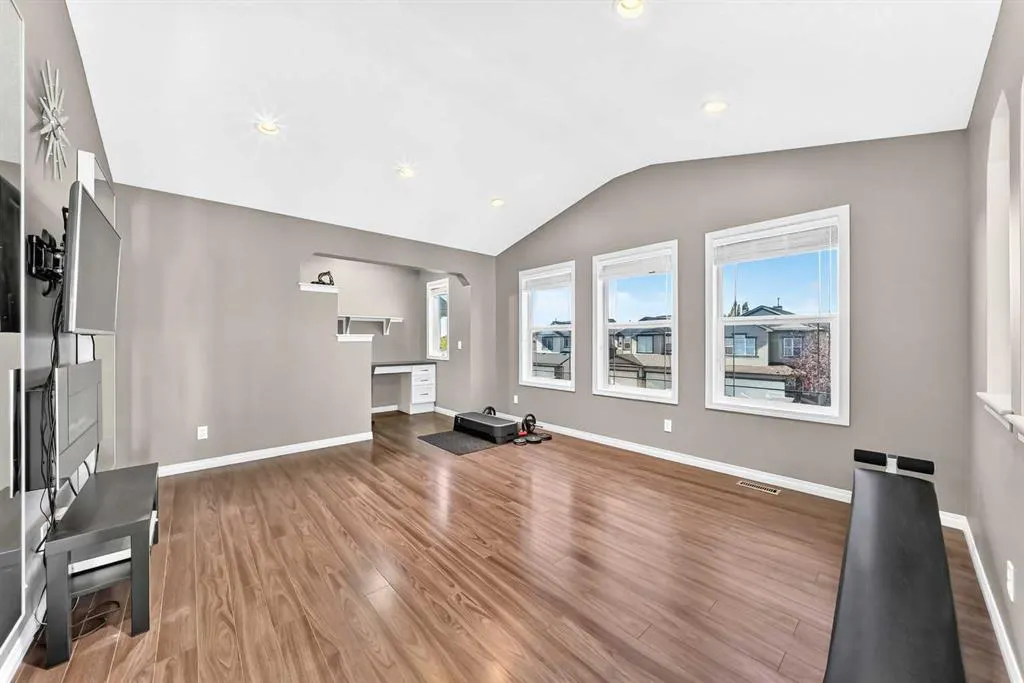 152 Hawkmere Way