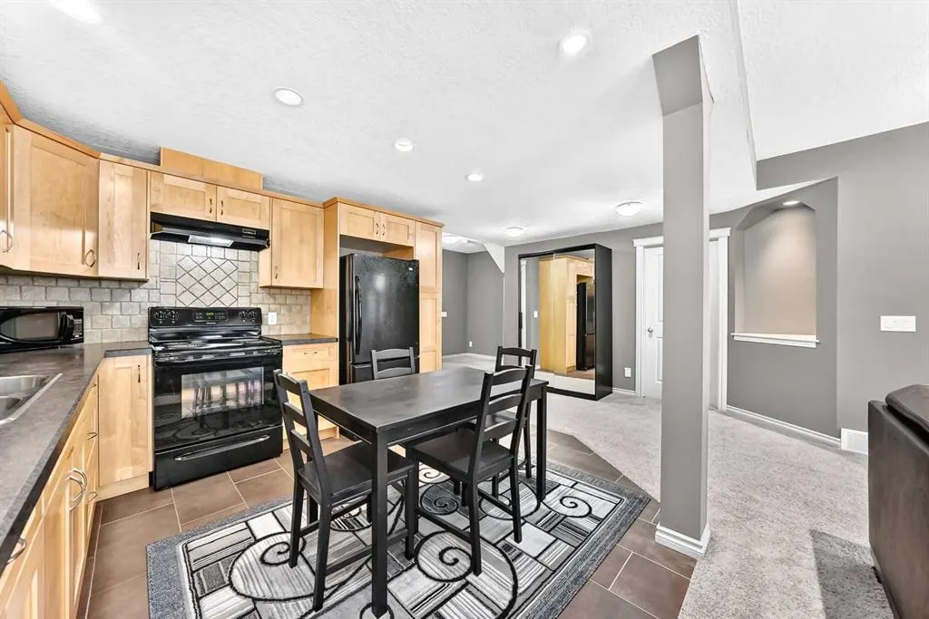 152 Hawkmere Way