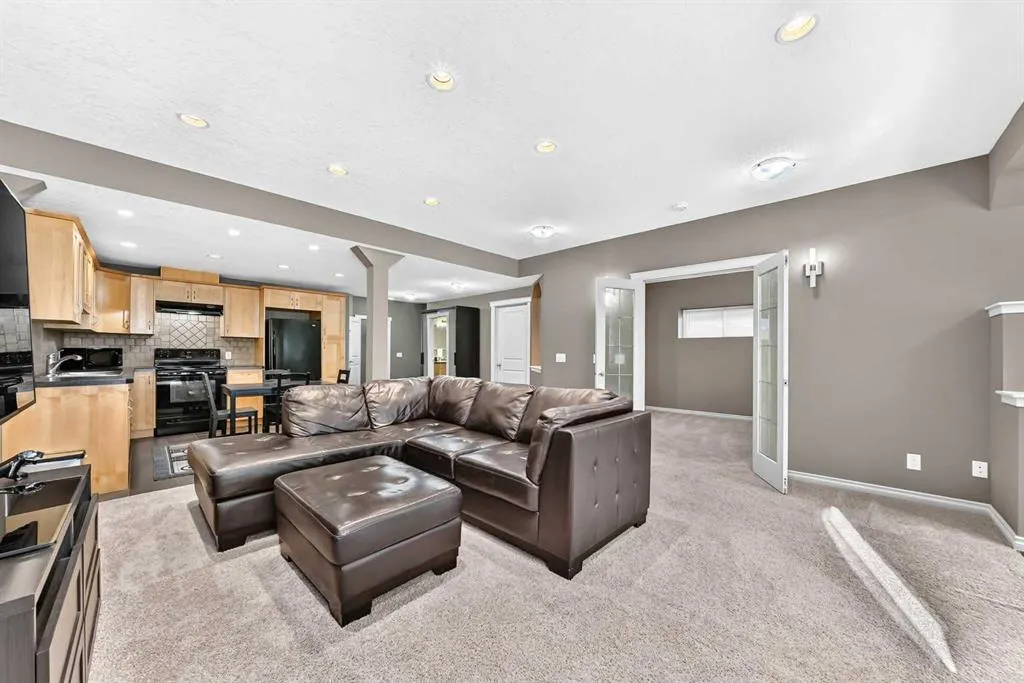 152 Hawkmere Way