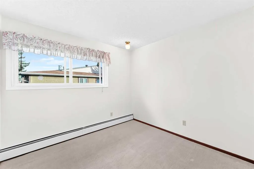 366 94 Avenue SE #17
