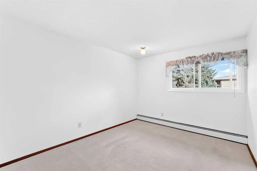 366 94 Avenue SE #17