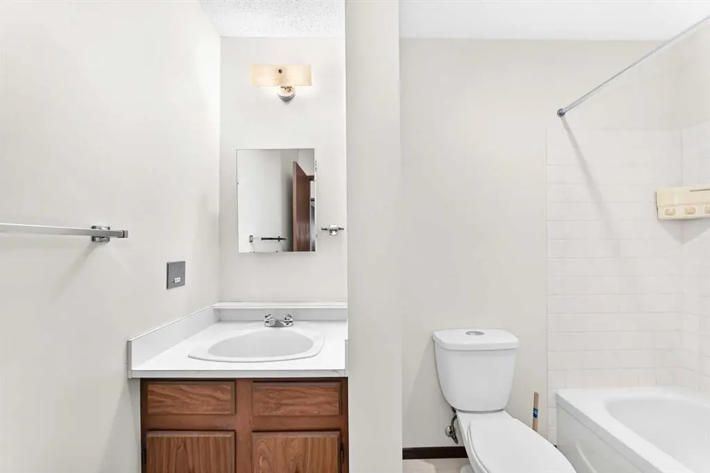 366 94 Avenue SE #17