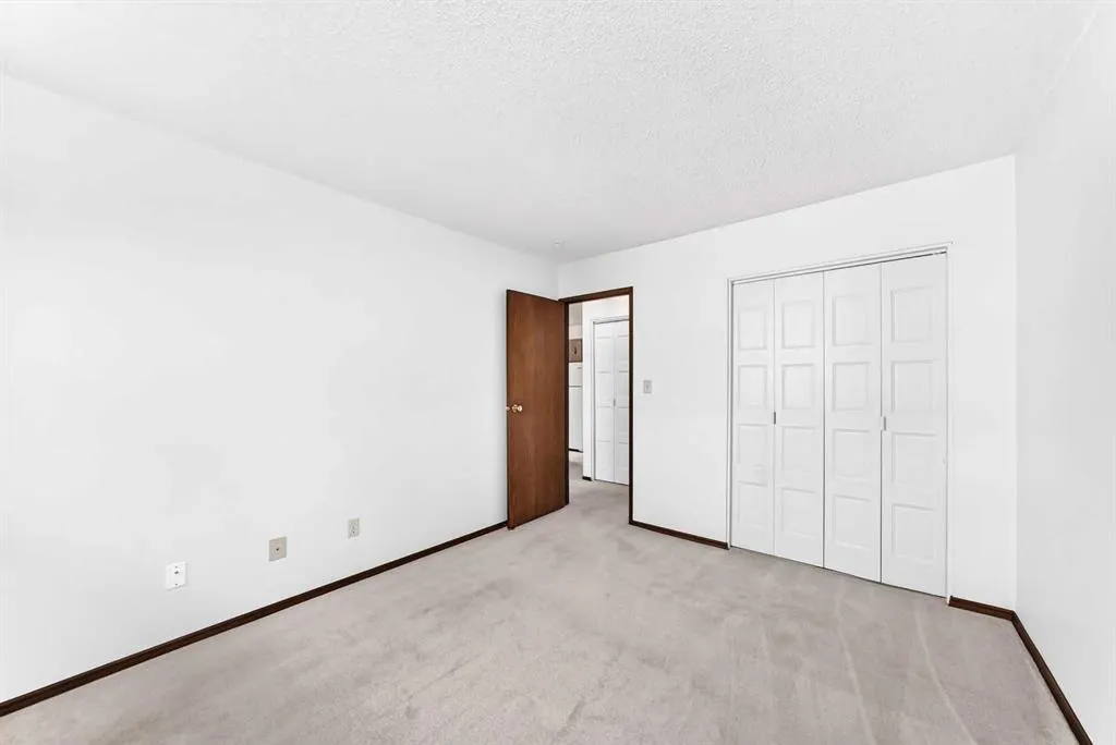 366 94 Avenue SE #17