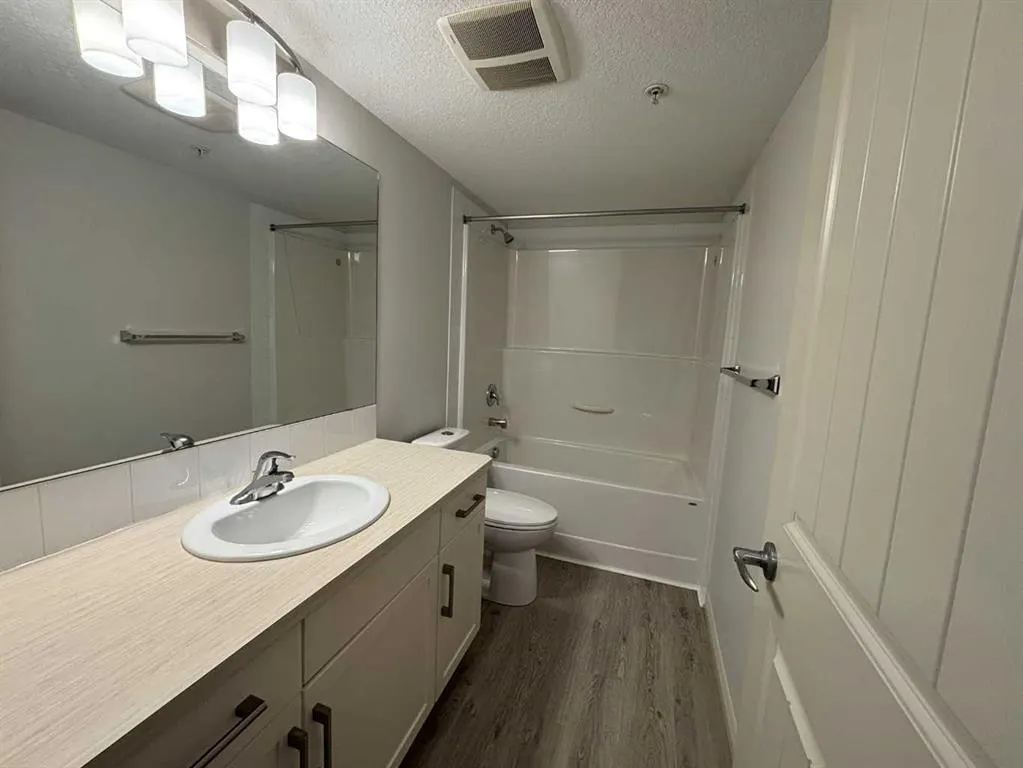 304 Cranberry Park SE #204