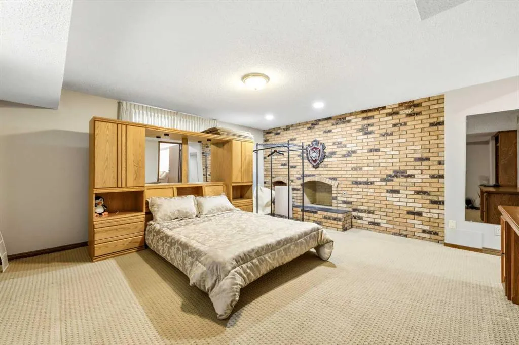 340 Pump Hill Gardens SW