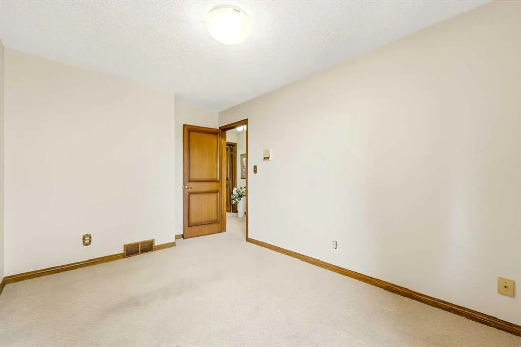 340 Pump Hill Gardens SW