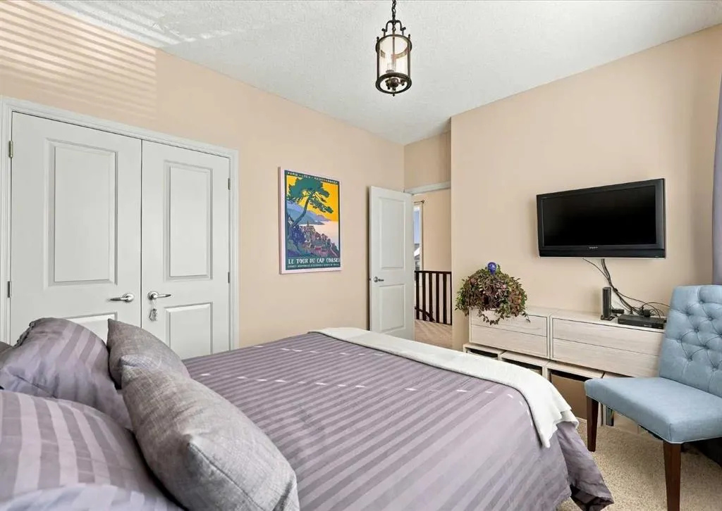 485 River Heights Crescent