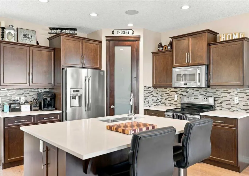 485 River Heights Crescent