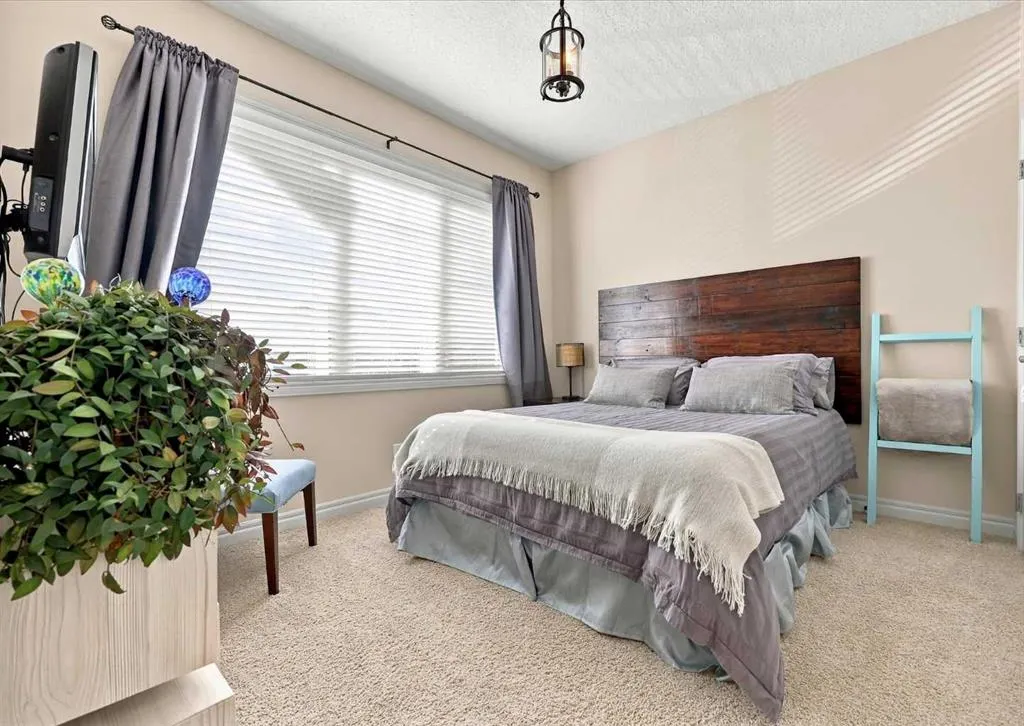 485 River Heights Crescent