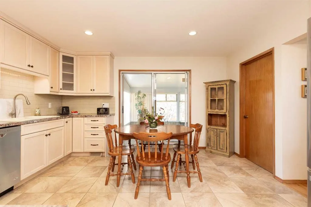 1514 Cedar Place S