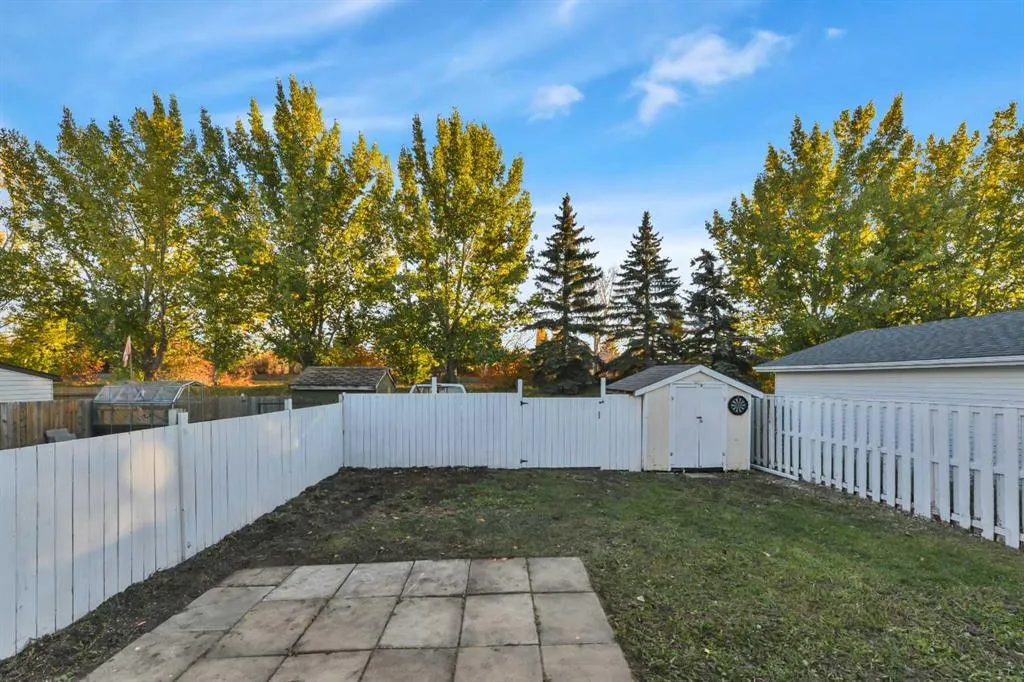 65 Roberts Crescent