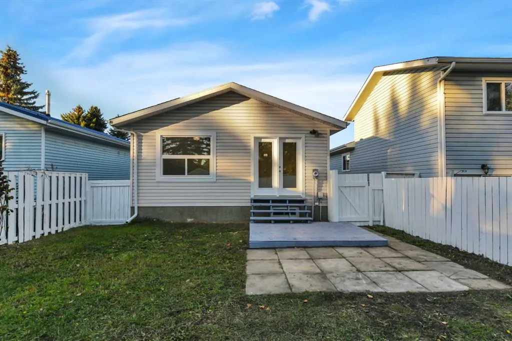 65 Roberts Crescent