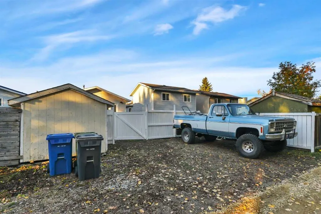 65 Roberts Crescent