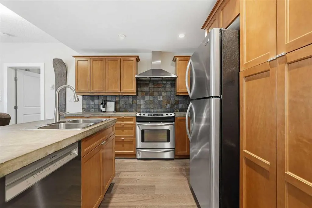 532 5 Avenue NE #305
