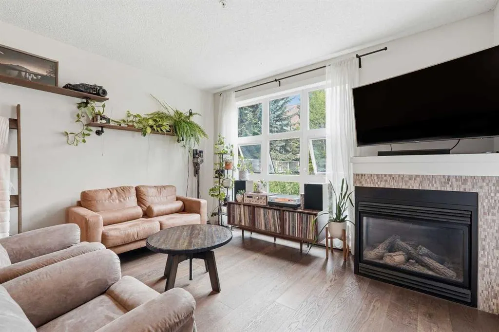 532 5 Avenue NE #305