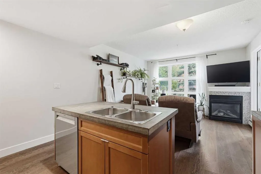 532 5 Avenue NE #305