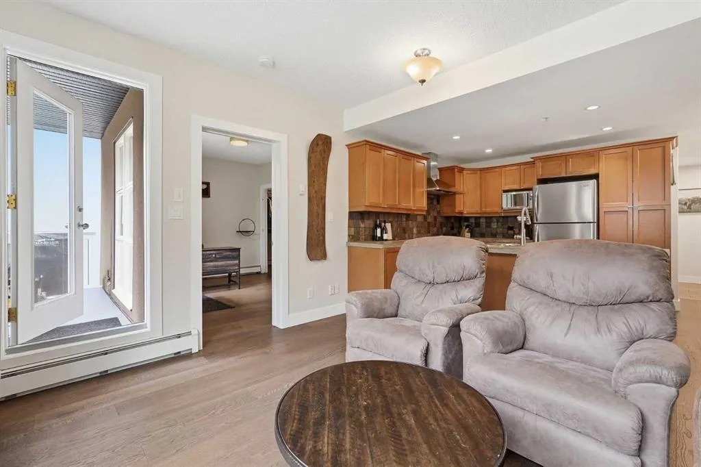 532 5 Avenue NE #305