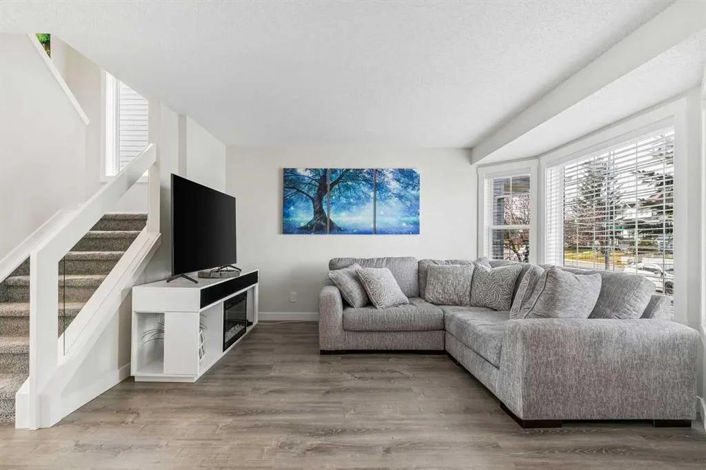 2003 Country Hills Circle NW