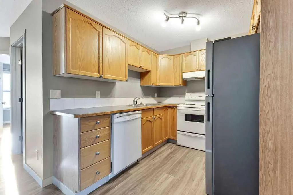 103 Strathaven Drive #423