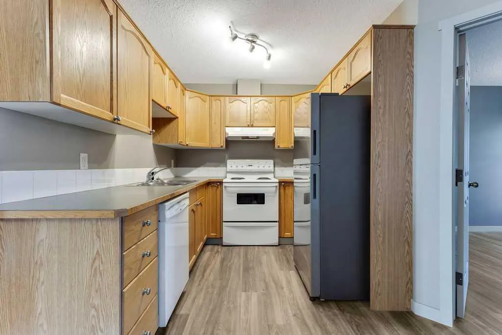 103 Strathaven Drive #423