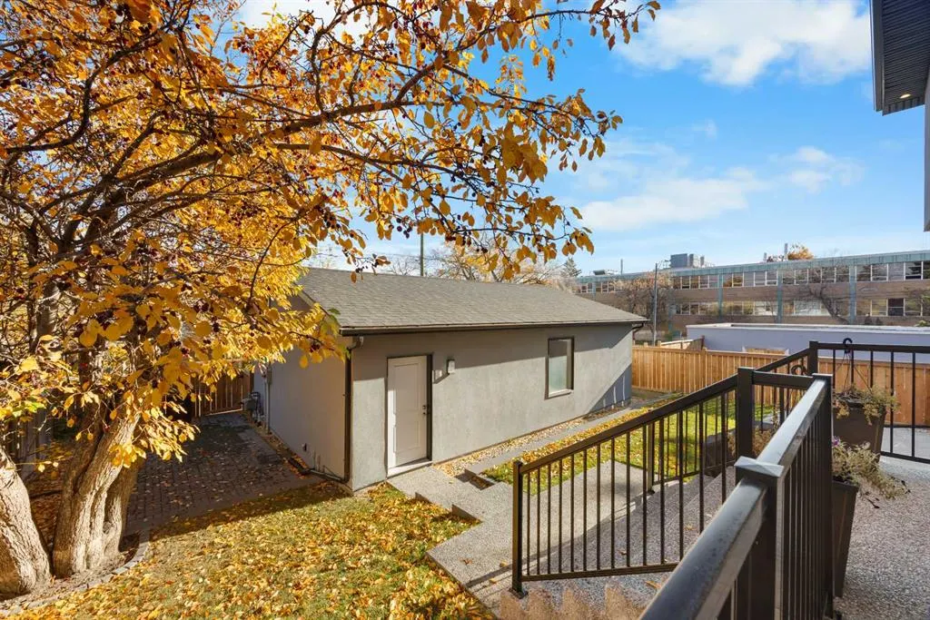 3036 Exshaw Road NW