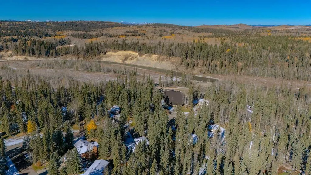 9 Redwood Meadows Close