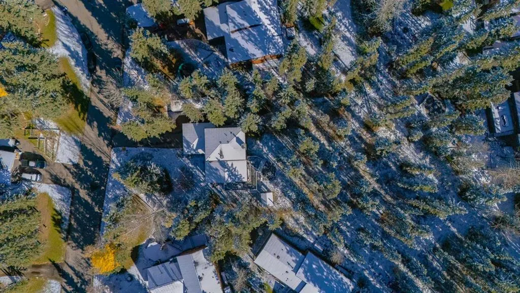 9 Redwood Meadows Close