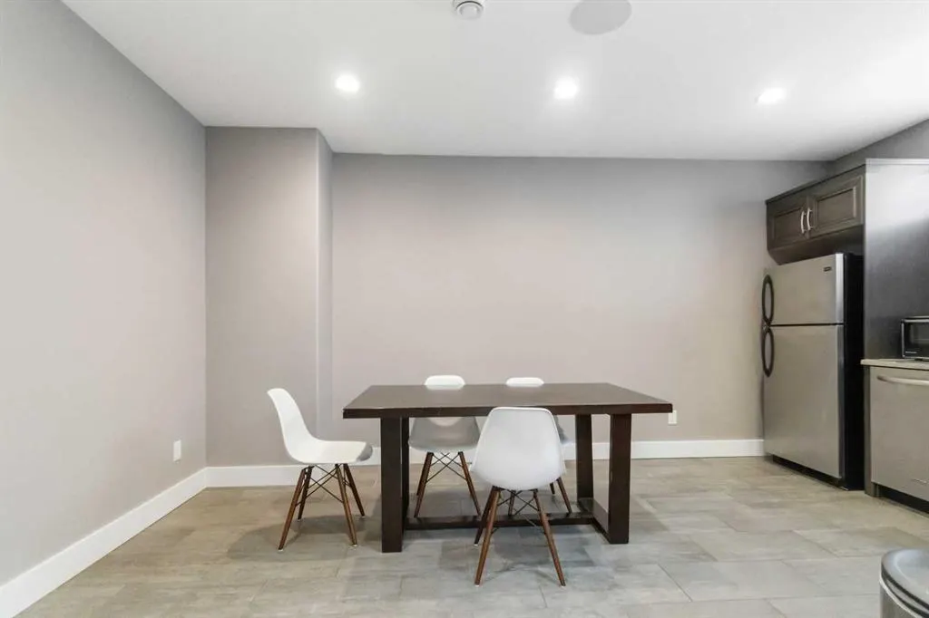 112 Dixon Road