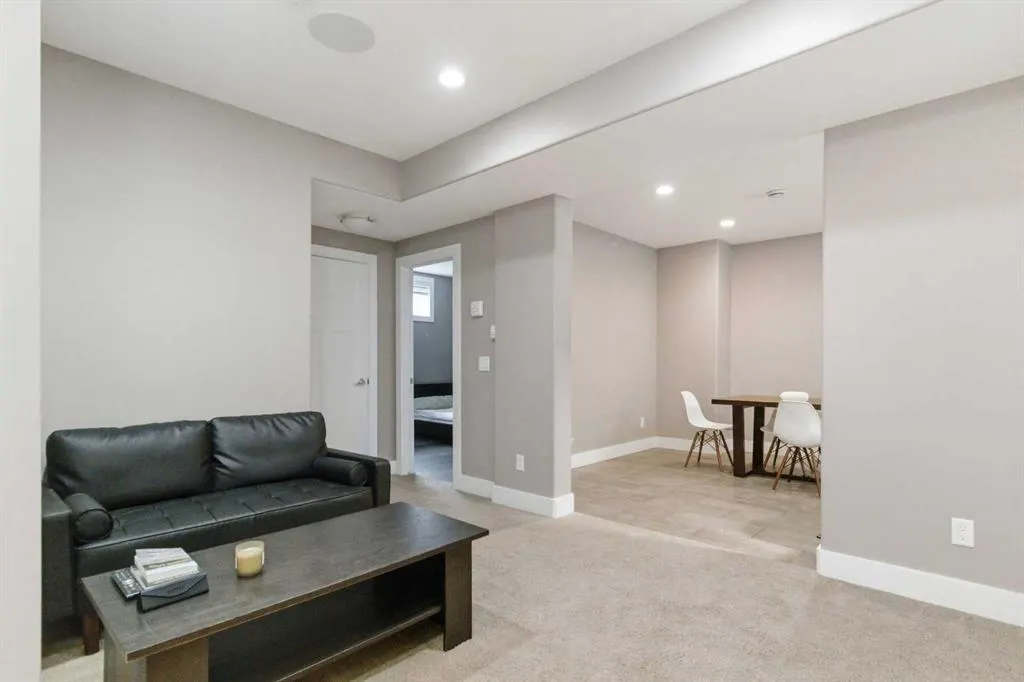 112 Dixon Road