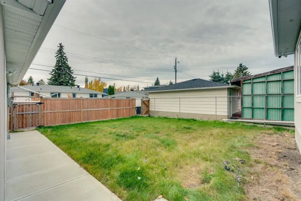 4947 10 Avenue SW