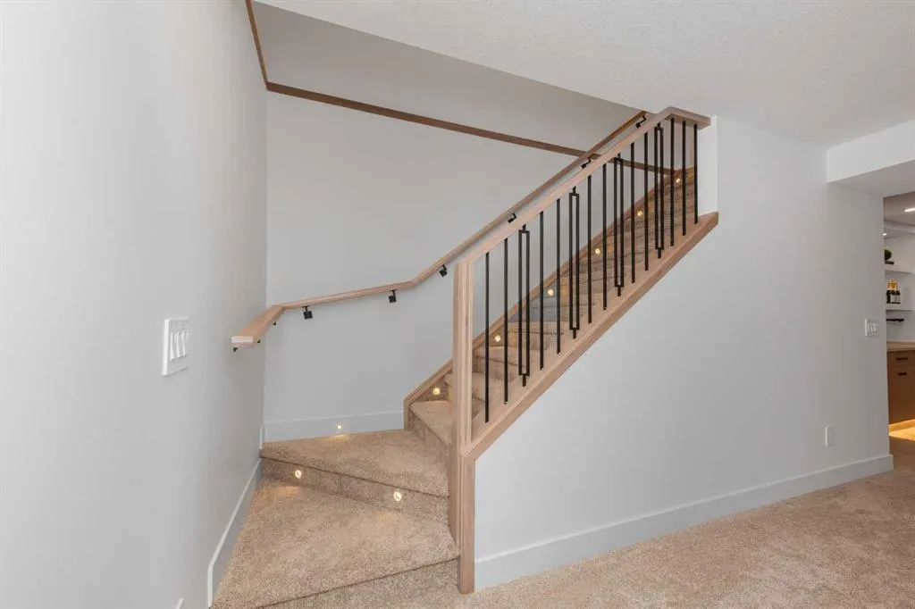 311 parkglen Crescent SE