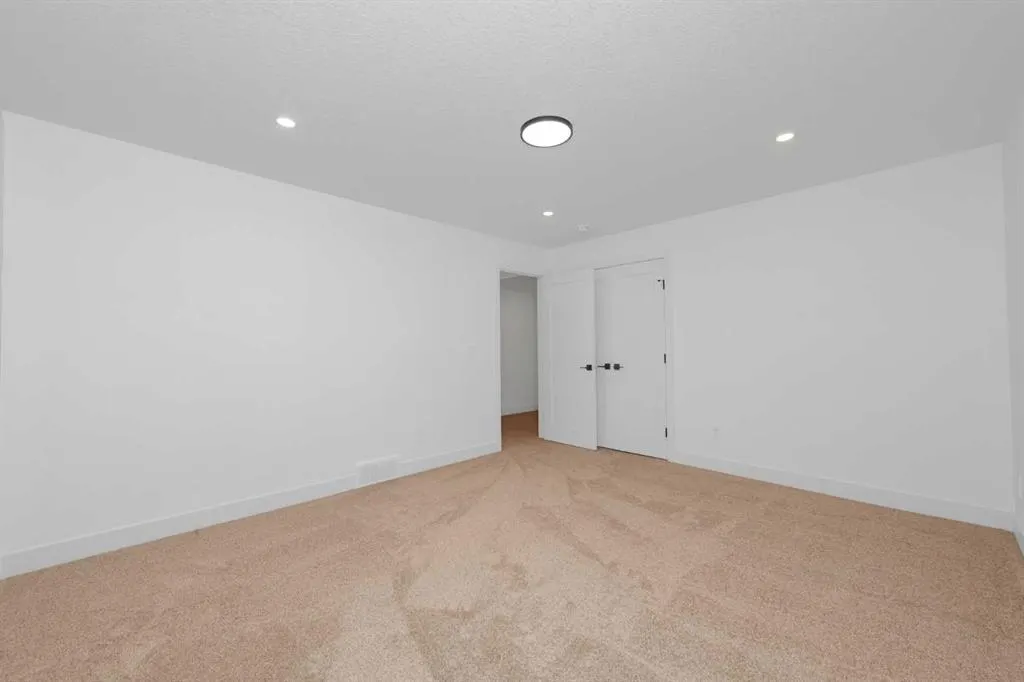 311 parkglen Crescent SE