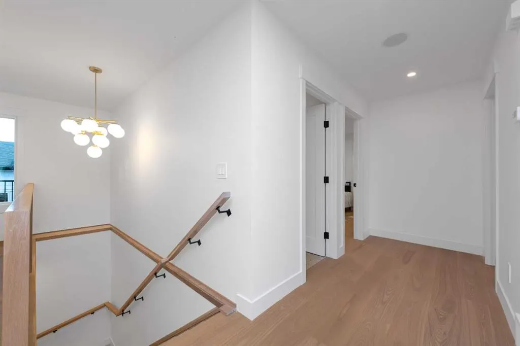 311 parkglen Crescent SE