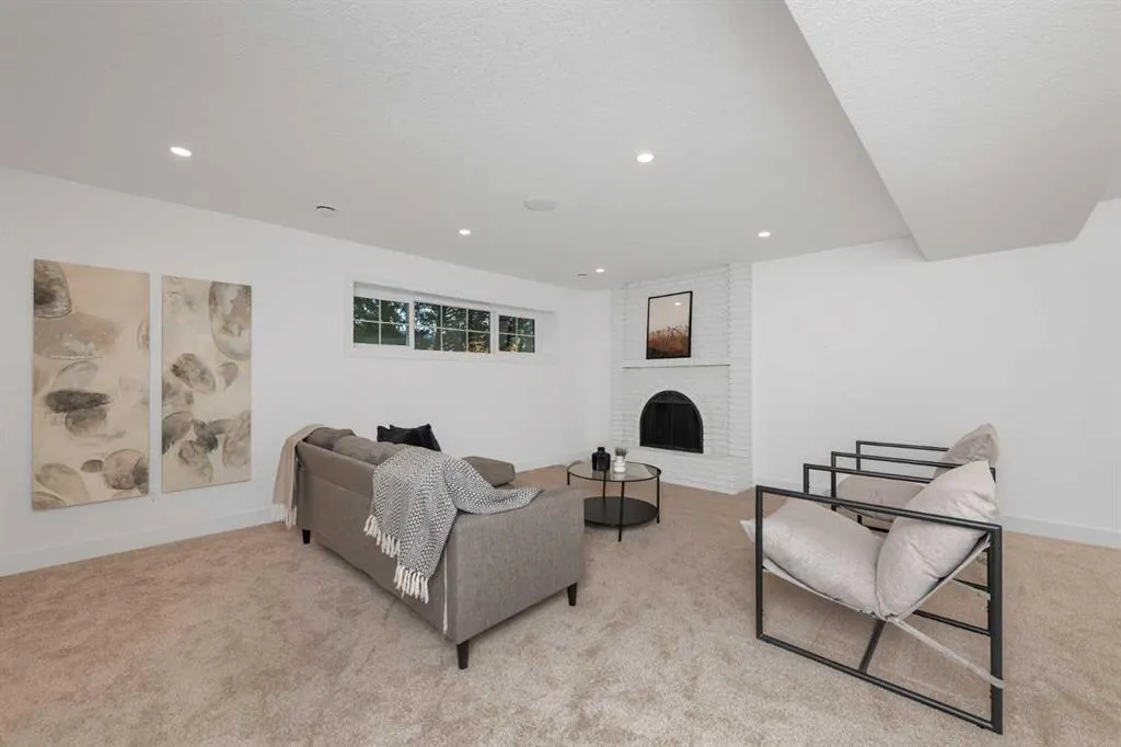 311 parkglen Crescent SE