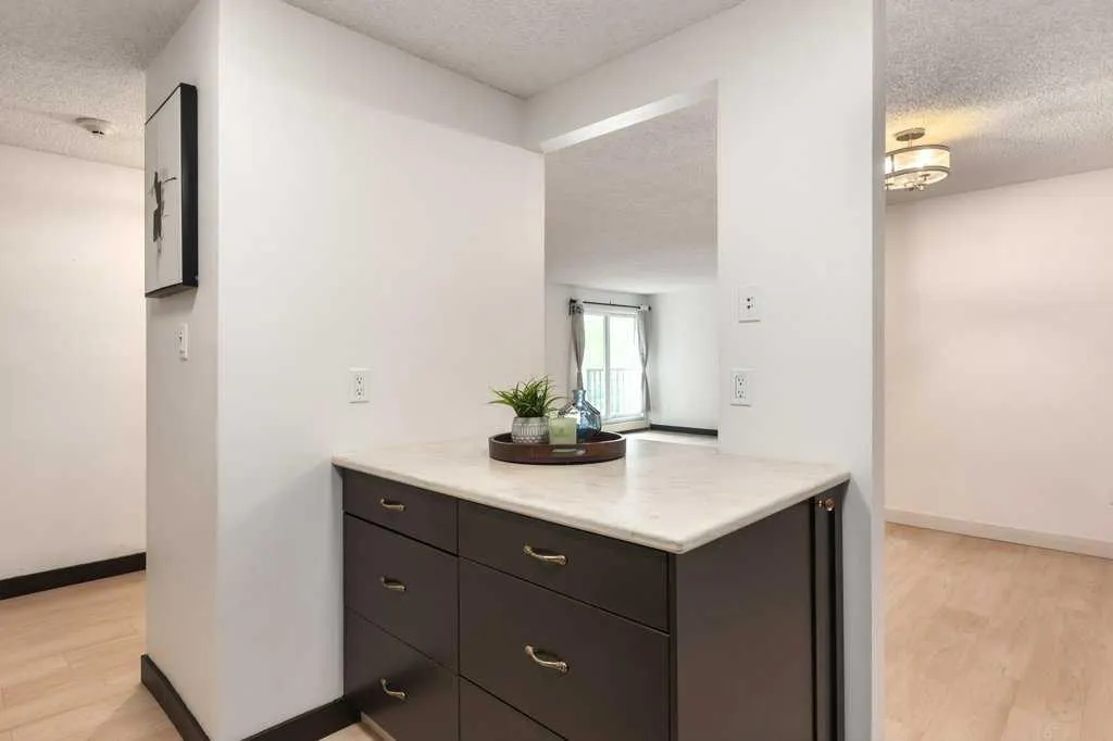 550 Westwood Drive SW #305
