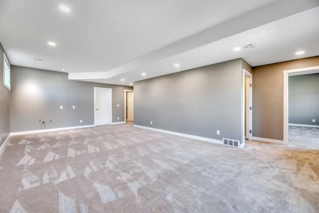 1 Lakes Estates Circle