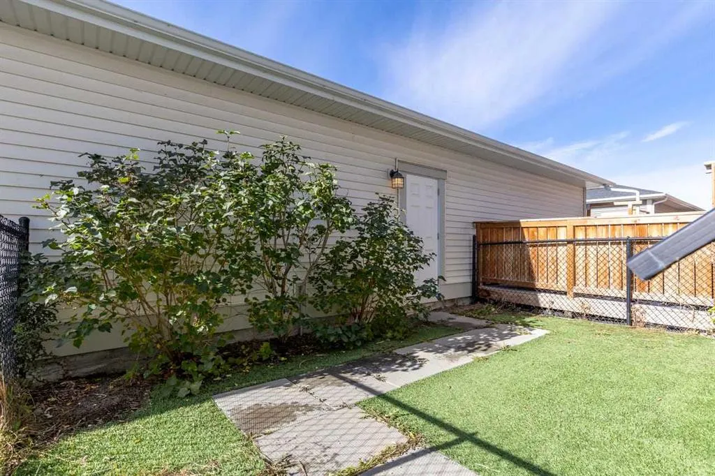 124 South Point Court SW