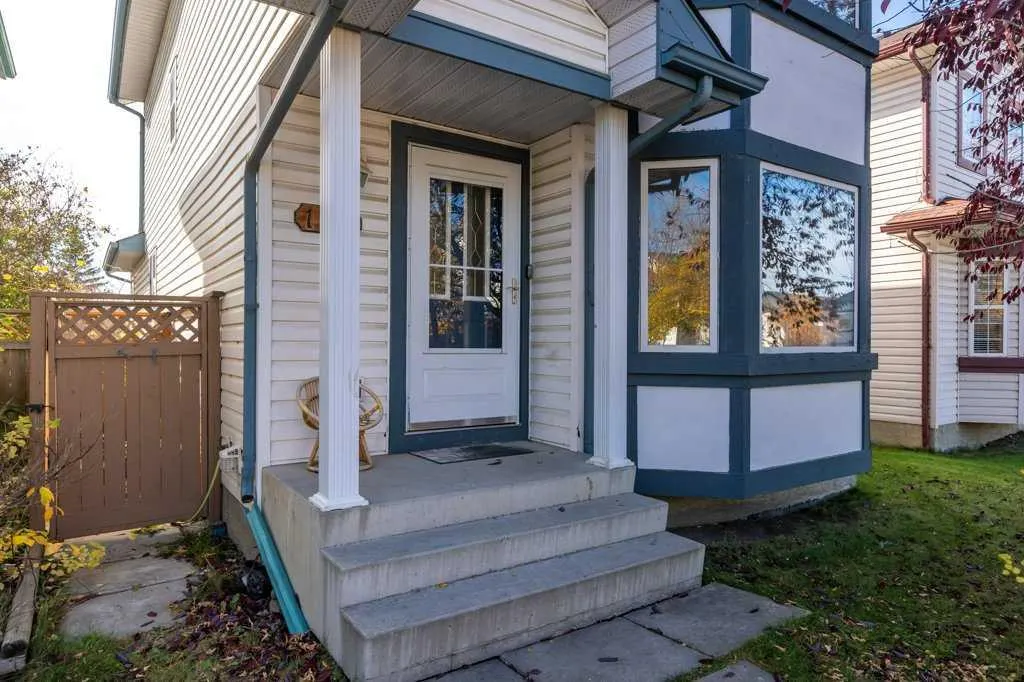 127 Erin Meadow Crescent SE