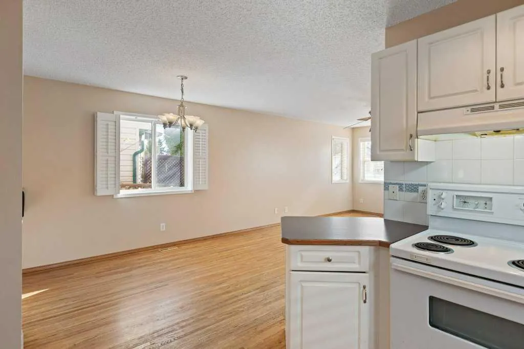 127 Erin Meadow Crescent SE