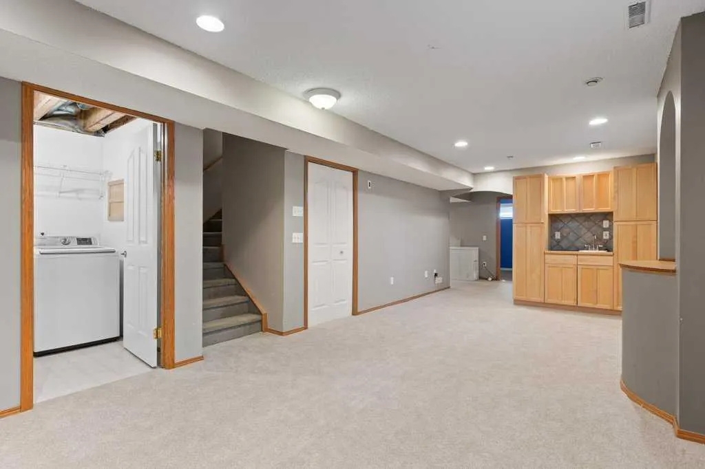 127 Erin Meadow Crescent SE