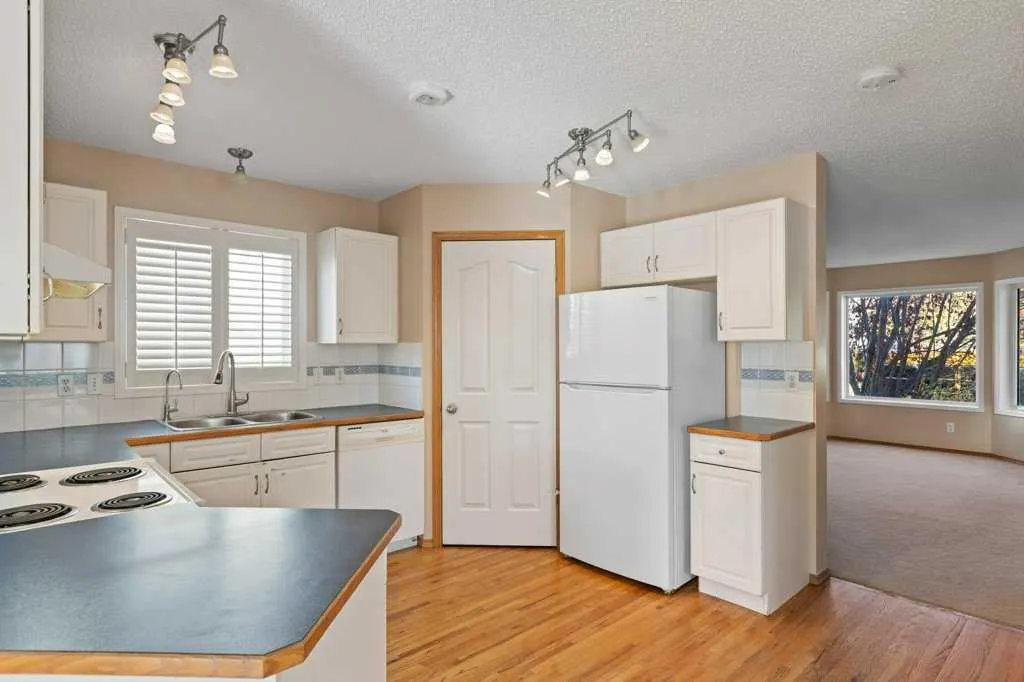 127 Erin Meadow Crescent SE