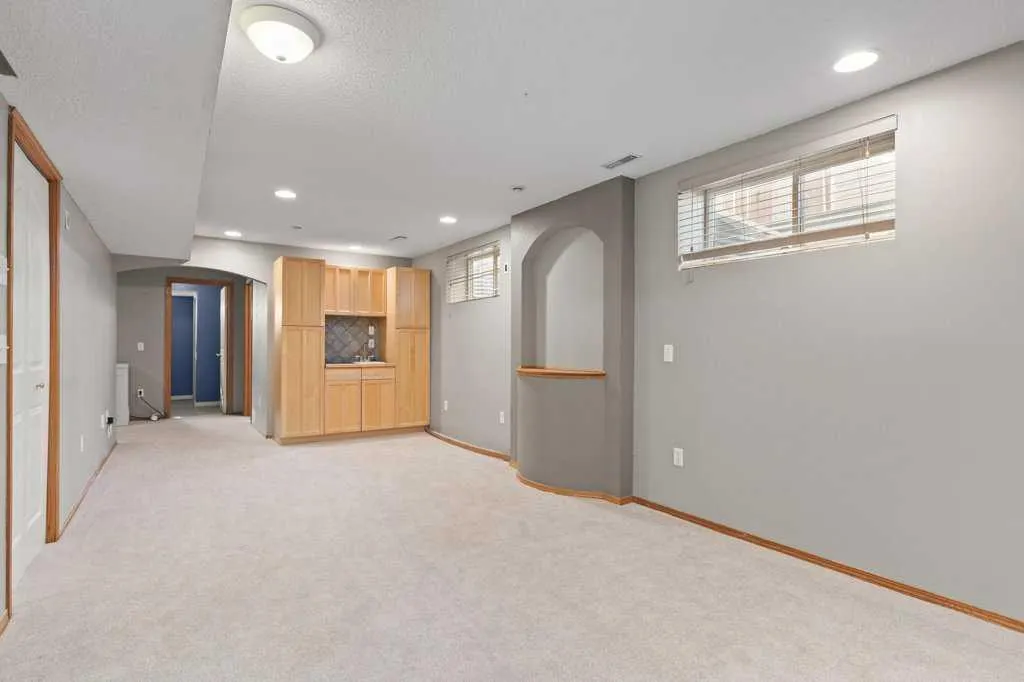 127 Erin Meadow Crescent SE