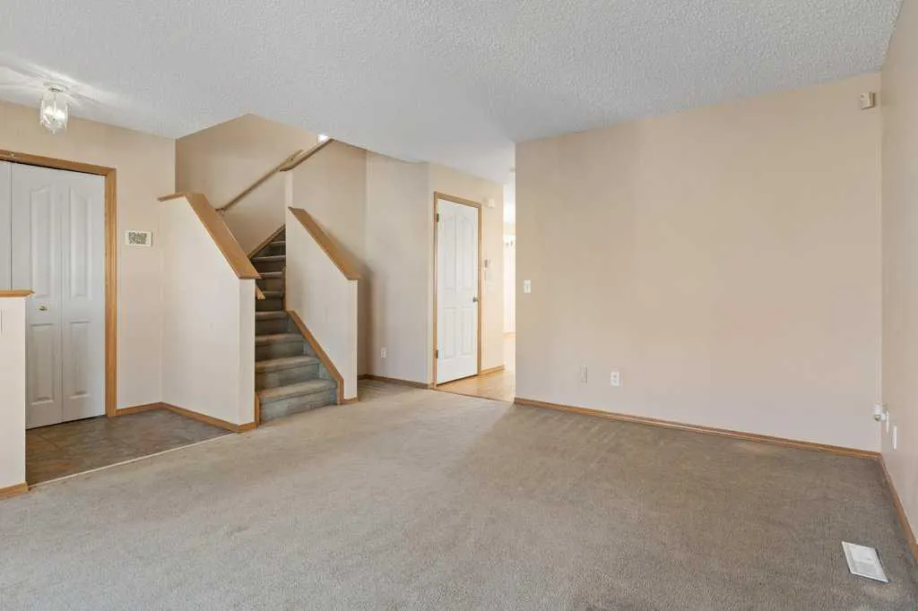 127 Erin Meadow Crescent SE