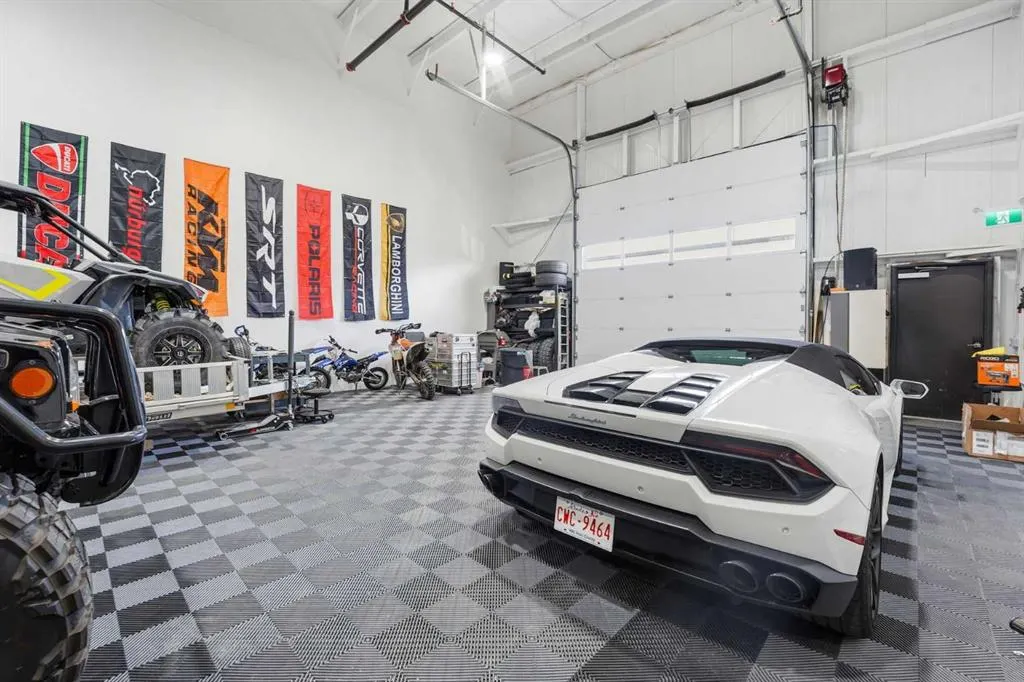 25 Southbank Crescent ##1