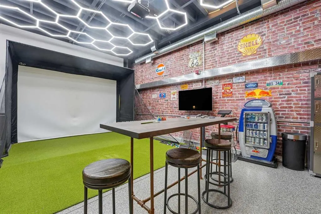 25 Southbank Crescent ##1