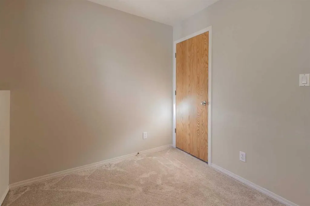 5 Tartan Boulevard W #5